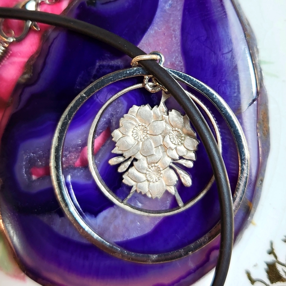 Gorgeous,Vtg 100 Yen Cut Out Coin Pendnt. Has Nippon Cherry Blossom Flower On It